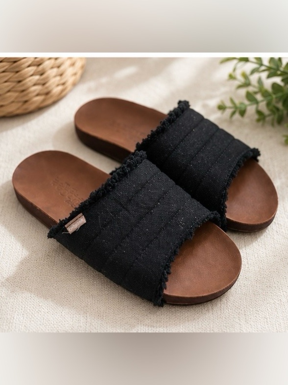 Feelgoodz Black Frayed‎ Slide Sandals Size 9